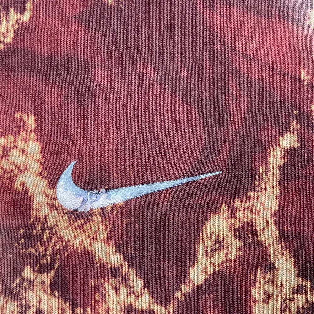 Nike Hoodie Mens Large Burgundy Acid Wash Bleach Dye Pullover Swoosh 826433-611